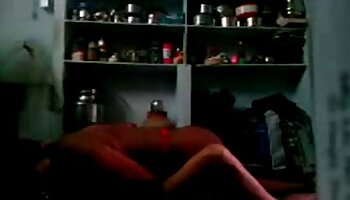 Cô gái tóc vàng có một phim xx hàn quốc ba người với một đen gặp tại câu lạc bộ